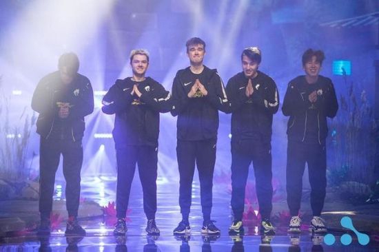 TES成功晋级英雄联盟S15总决赛八强BLG遗憾出局